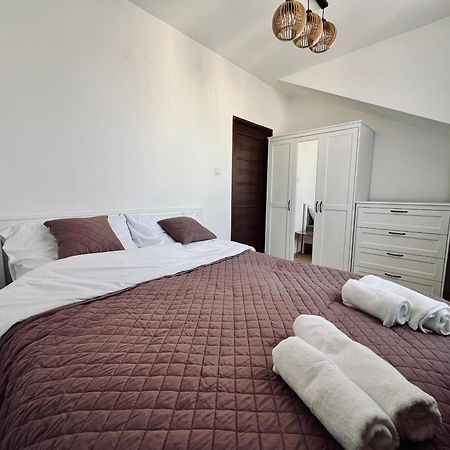Apartament Wisteria แชมิตช์ ภายนอก รูปภาพ