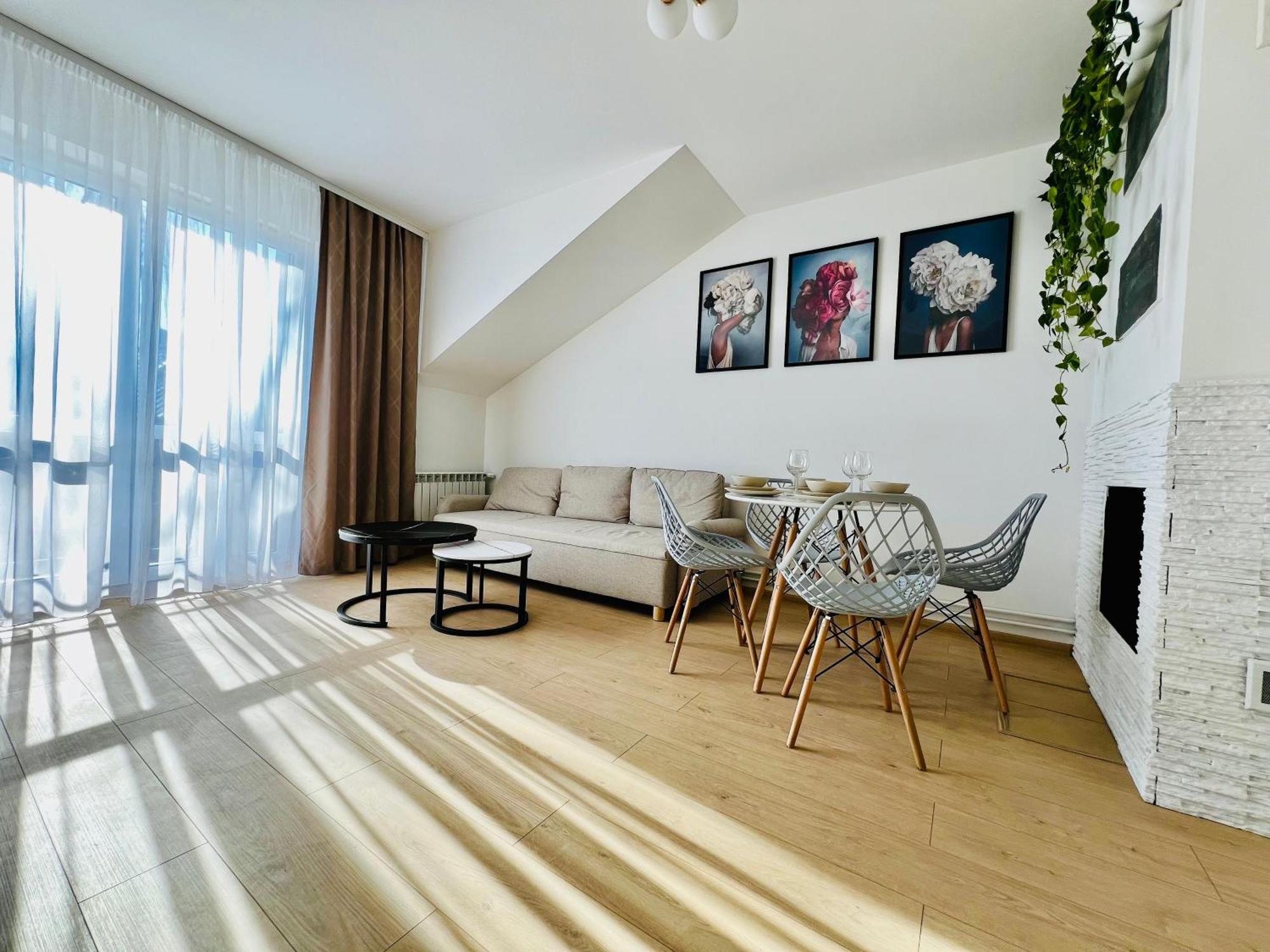 Apartament Wisteria แชมิตช์ ภายนอก รูปภาพ