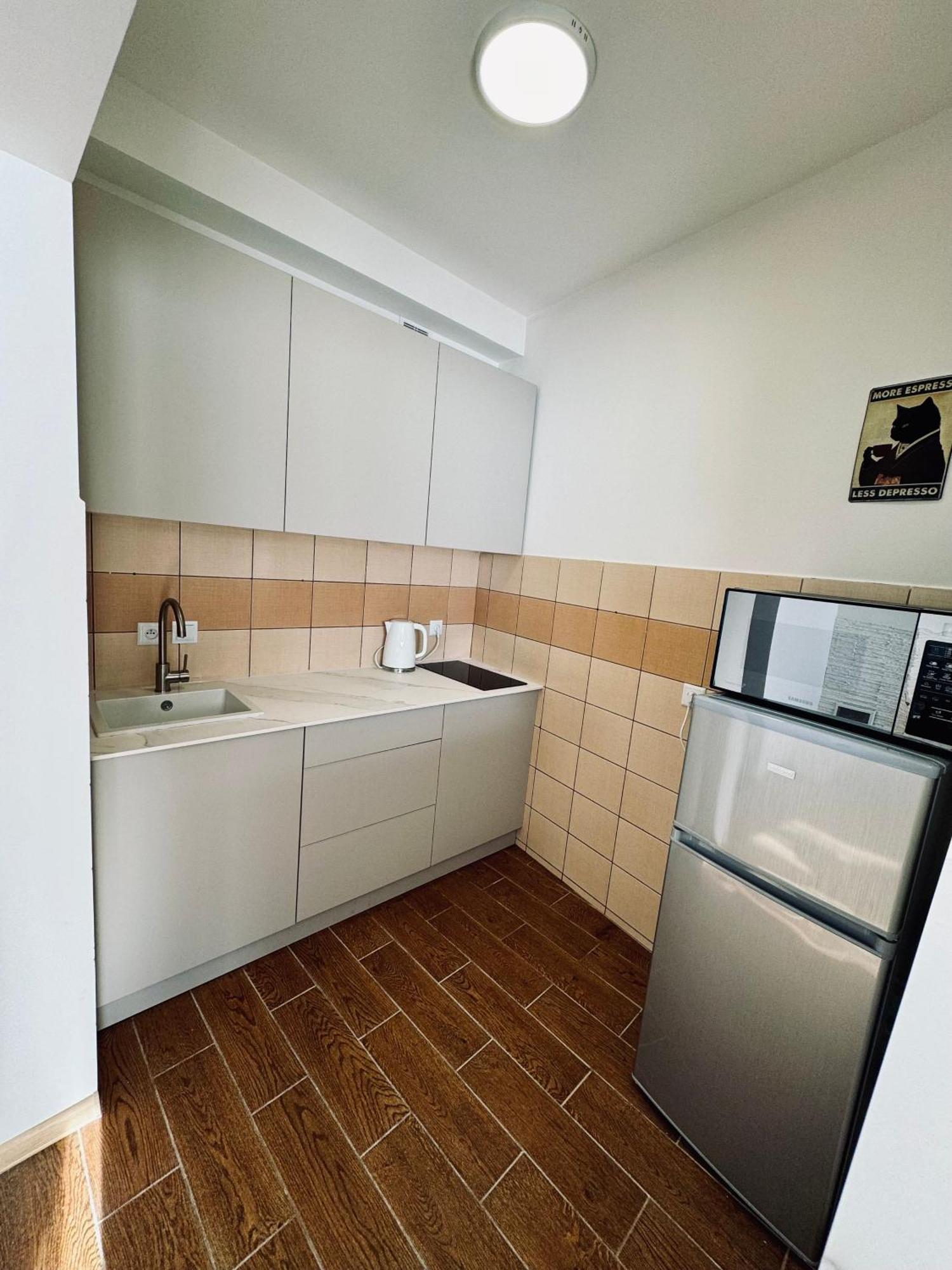 Apartament Wisteria แชมิตช์ ภายนอก รูปภาพ