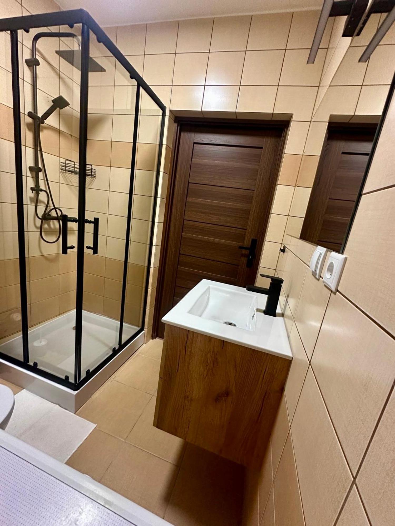 Apartament Wisteria แชมิตช์ ภายนอก รูปภาพ